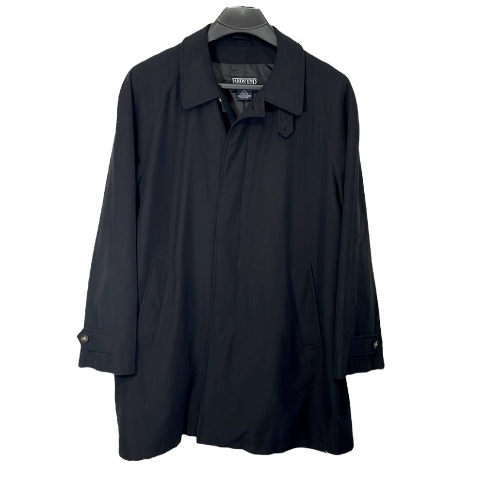 Lands’ End men Size Large 42-44 lined black lightweight trench coat with pockets